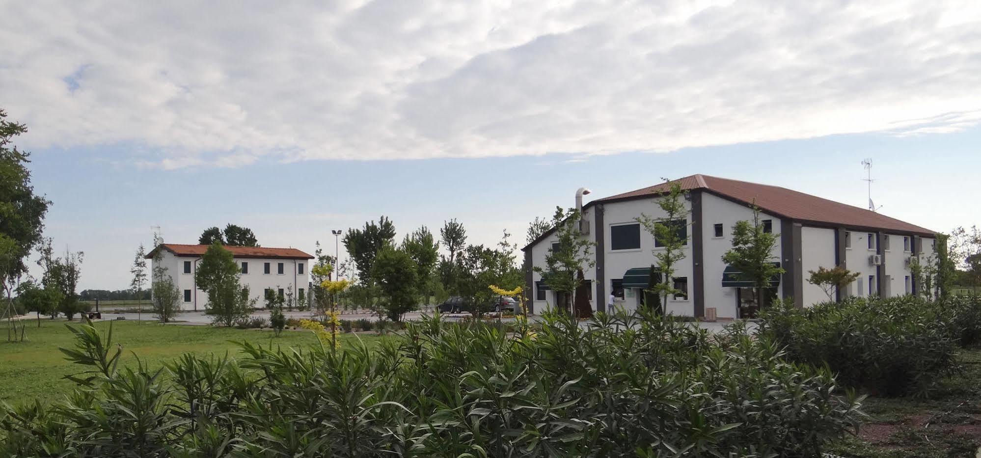 Oasi Bianca Hotel Pomposa Buitenkant foto